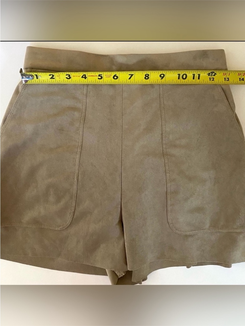 Aritzia Wilfred Women's Shorts Bossier Faux Suede Tan Shorts size Medium - Picture 7 of 13
